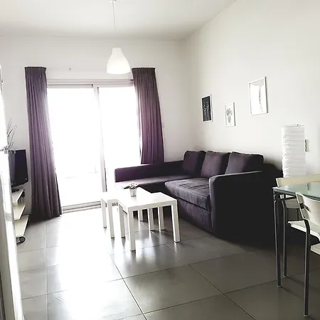 Finikoudes شقة لارنكا
