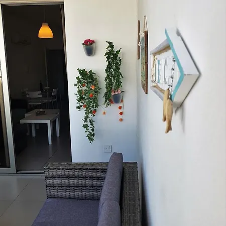 Finikoudes شقة لارنكا